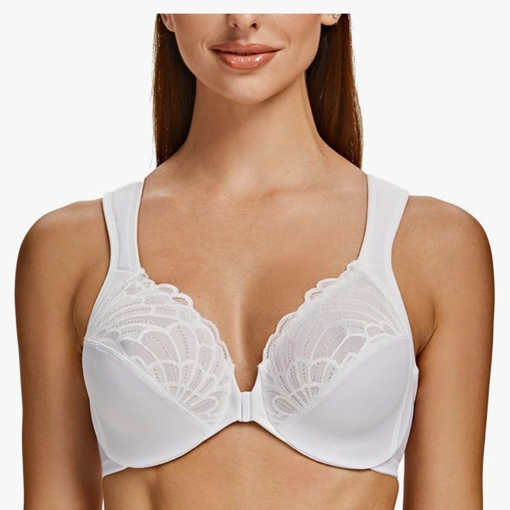 36B Front Closure Bra. New with tags
